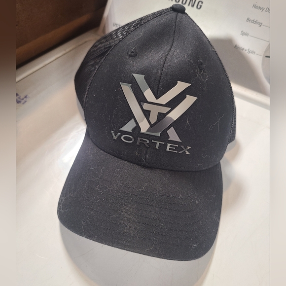 Vortex Hat - Picture 1 of 4
